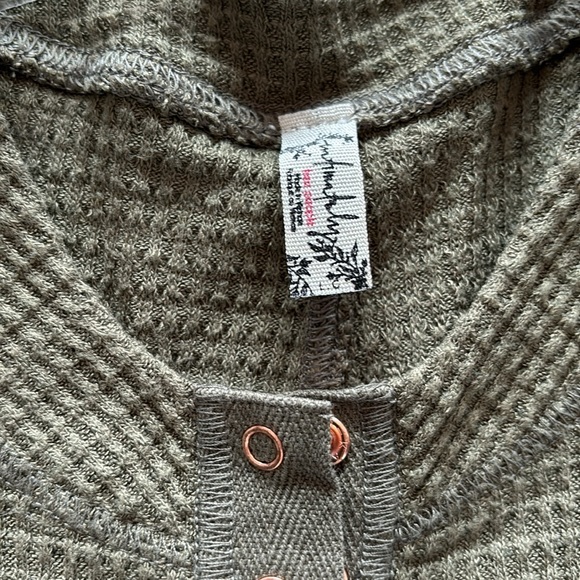 Free People size L, army green, waffle henley, thermal long sleeve. - Picture 2 of 4